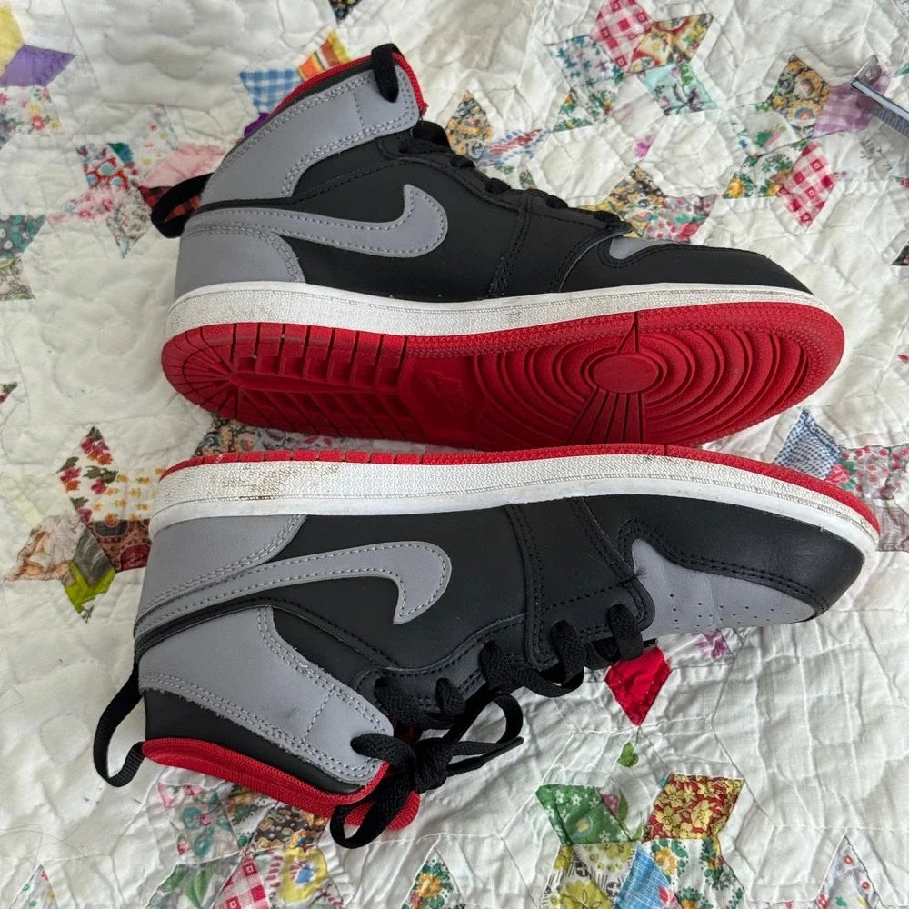 Nike Air Jordan 1 Mid Shadow Red Black Grey Sneakers Classic Streetwear Kids 3Y - Picture 3 of 6